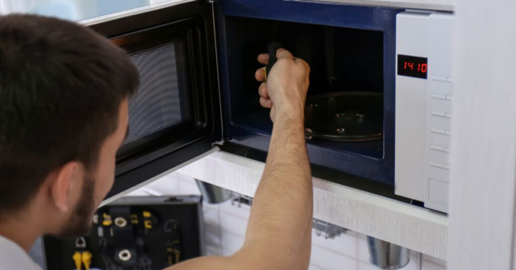 Conserto de Micro-ondas em Maringá | Assistência Perto de Mim manutencao de magnetron e fusivel